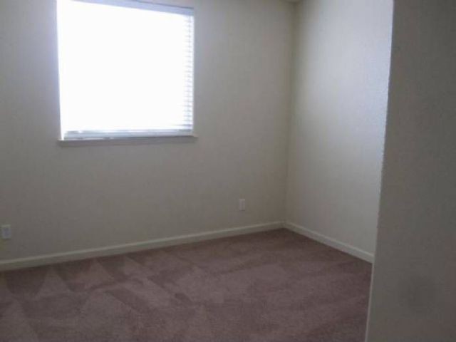 Foto del edificio - Duplex For Rent in Stockton