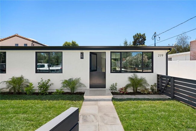 Building Photo - 221 Monte Vista Ave