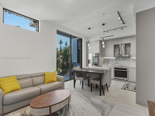 Building Photo - 1030 15th St