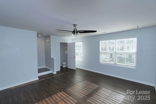 Foto del edificio - 808 Renee Ave