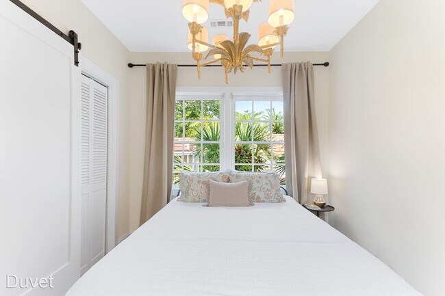 Foto del edificio - 2 br, 2.5 bath House - 20 1/2 Duncan Street
