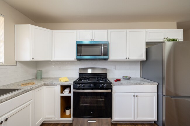 Building Photo - 2086 Harbert Ave