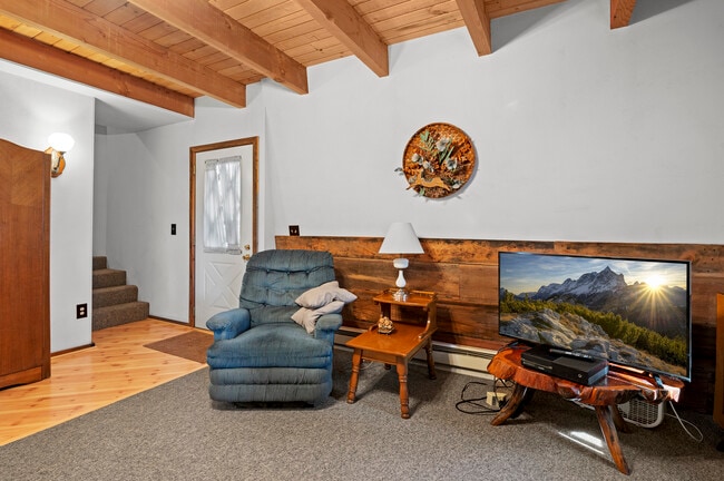 Building Photo - 2888 Echo Cave Ovi