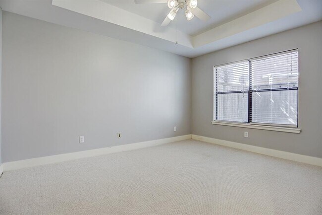 Foto del edificio - 9814 Samantha Suzanne Ct