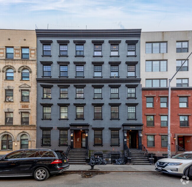 Building Photo - 324 E 4th St