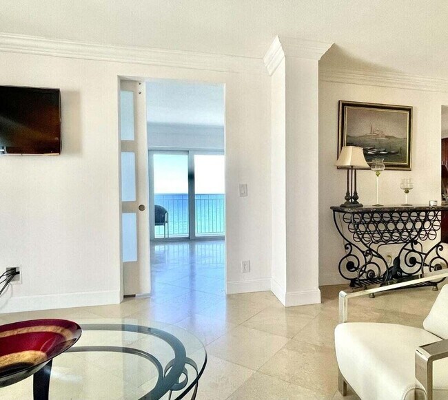 Foto del edificio - 3221 S Ocean Blvd