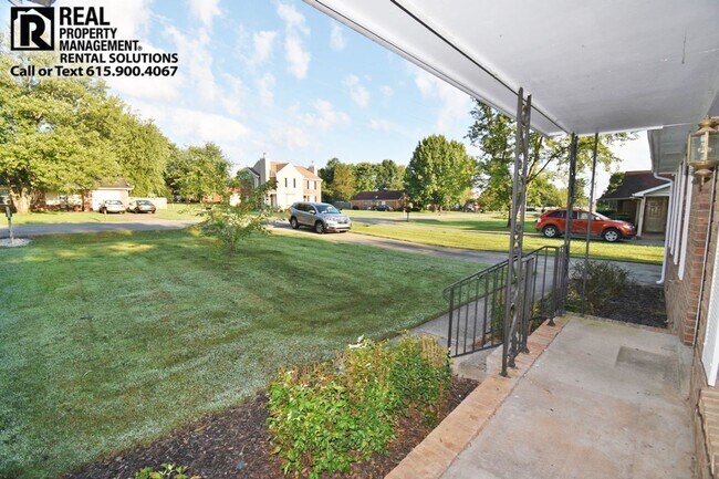 Foto del edificio - Gorgeous updated one-level 3BR/2BA in N. M...