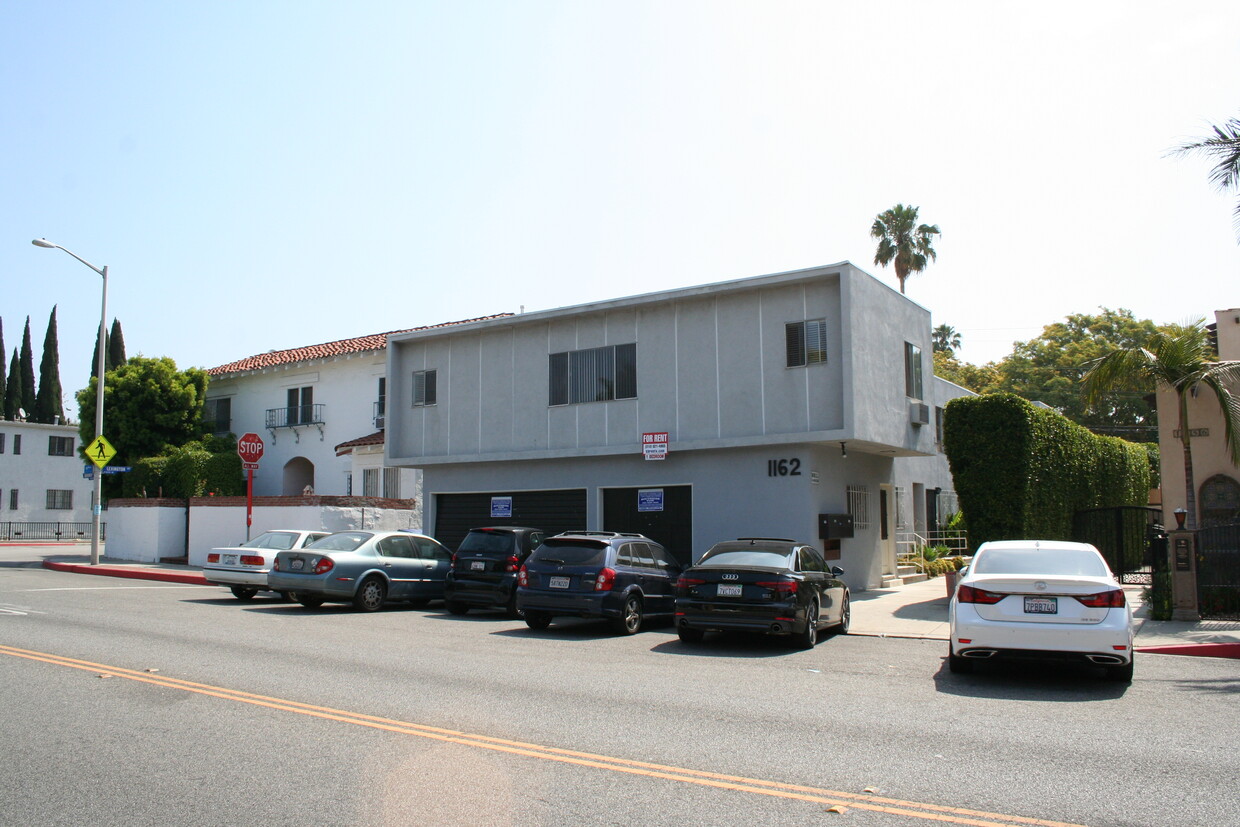 Primary Photo - 1162 N Gardner St