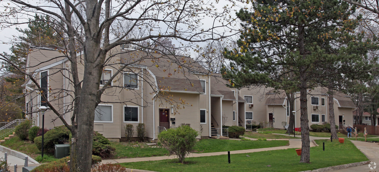 Building Photo - Ramapo Apartments at Catamount