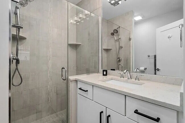 Foto del edificio - "Charming 1-Bedroom Haven in Boston's Vibrant Neighborhood!"