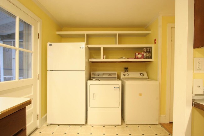 Foto del edificio - 1425 Pleasant St