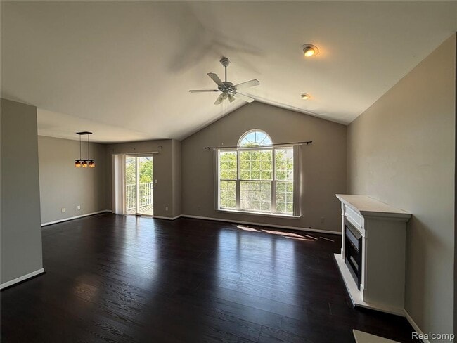 Building Photo - 1908 Flagstone Cir