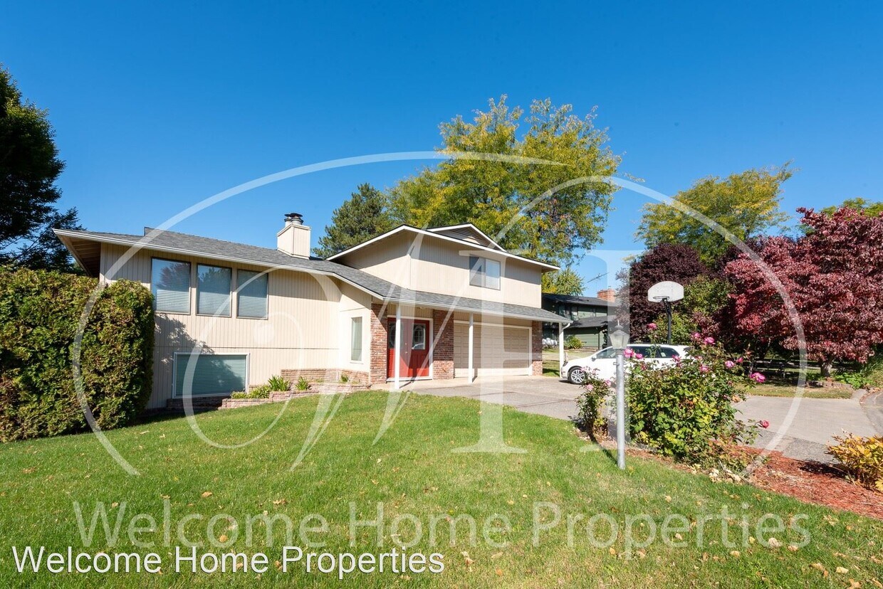 Foto principal - 3 br, 3 bath House - 346 SE Davin Dr