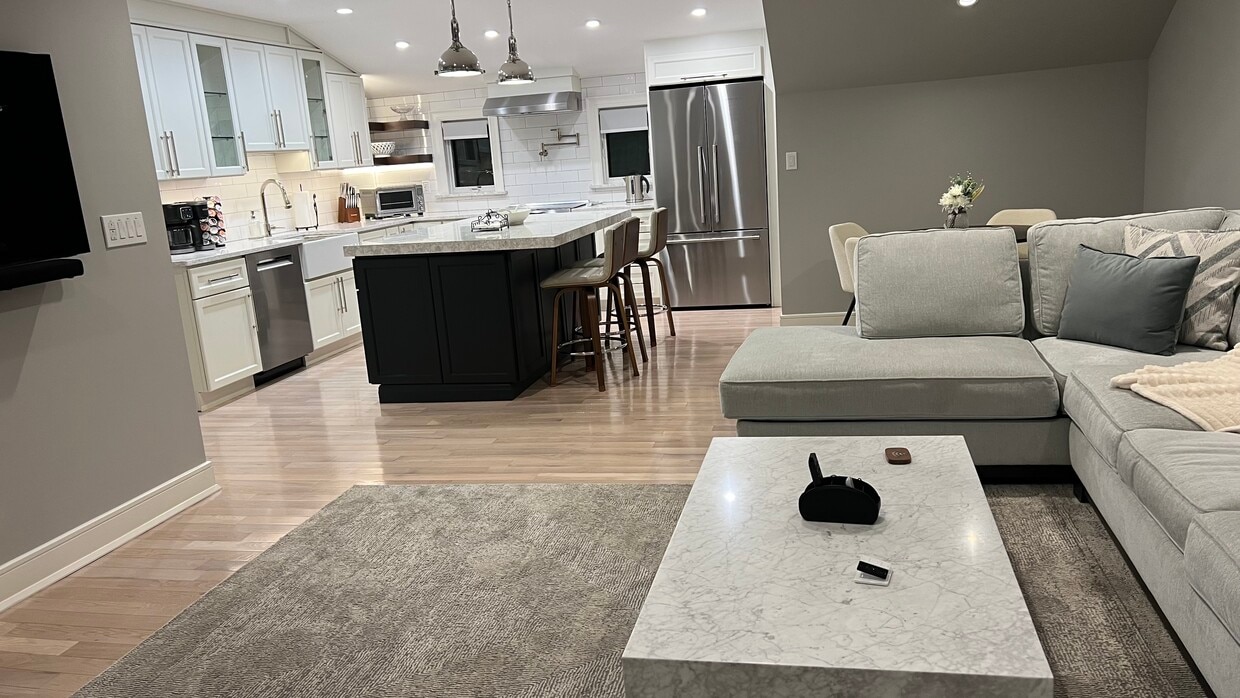 Living Rm w/view of kitchen - 15 Broadway (Greenlawn, NY)