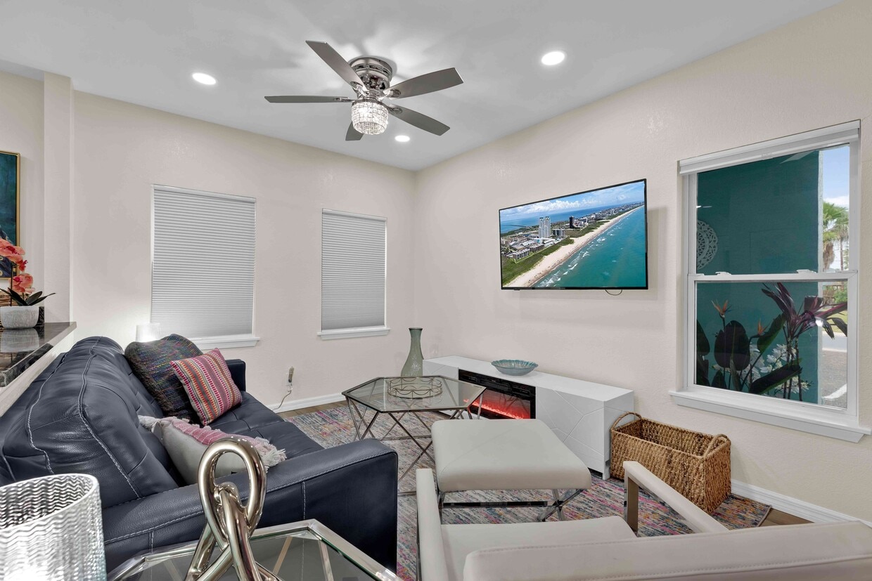 Foto principal - 111 E Hibiscus St