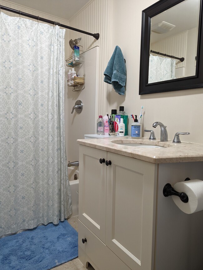 Building Photo - 181 Hale St