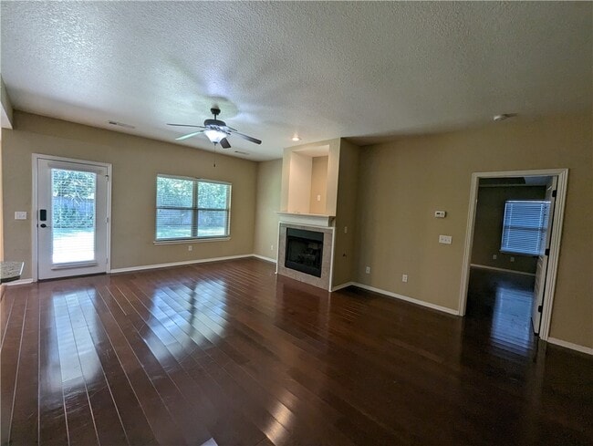 Foto del edificio - 1417 S Blue Willow Ave