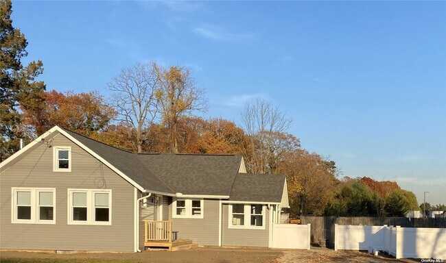 Building Photo - 217 Mt Pleasant Rd