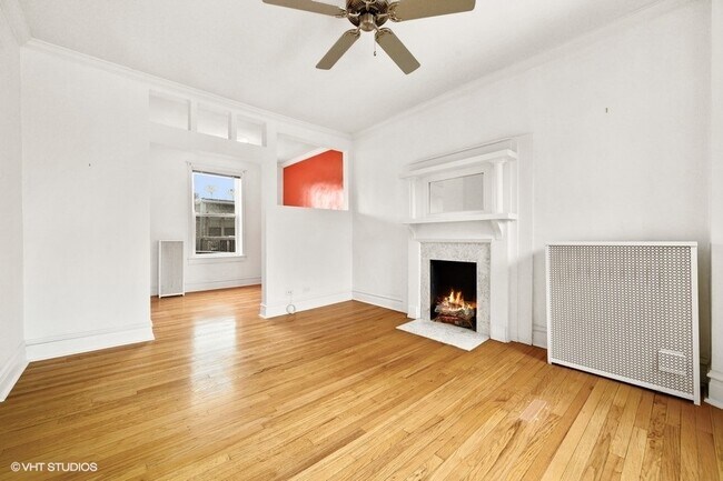 Building Photo - 832 W Lakeside Pl