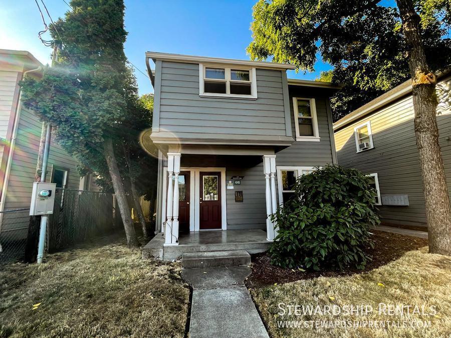 Primary Photo - 610 E. 8th-2