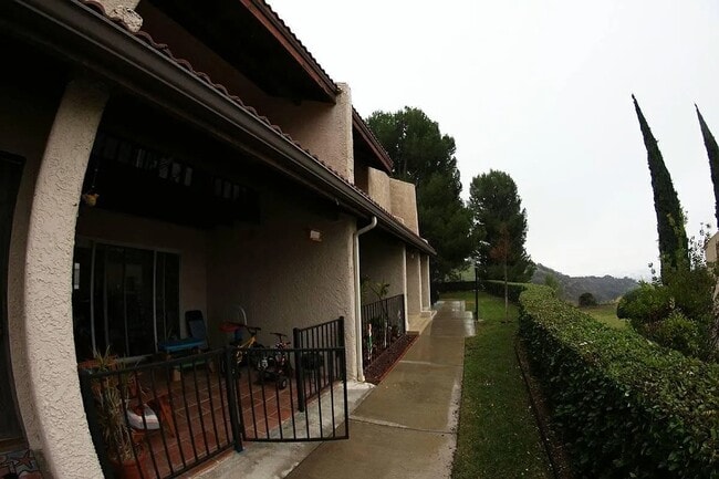 Building Photo - 8005 Via Verona