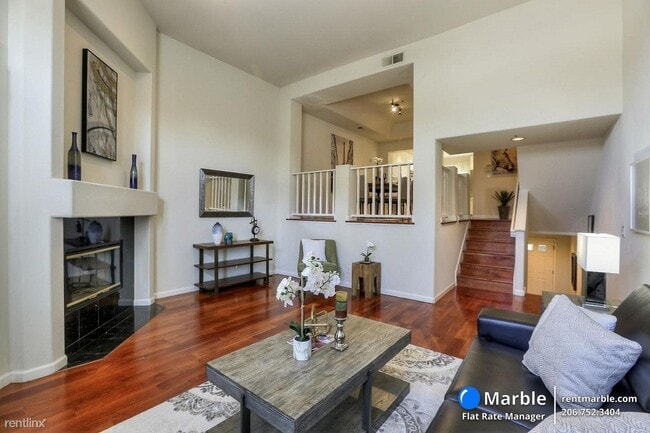 Building Photo - 2 br, 2.5 bath Townhome - 405 Emerald Bay Ln