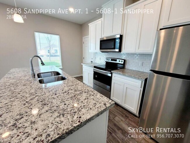 Foto del edificio - 5608 Sandpiper Ave