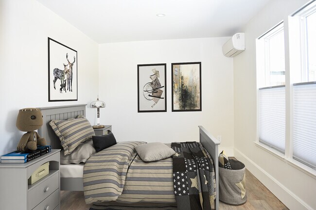 Bedroom 1 - 121 22nd Ave