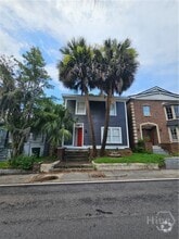 Building Photo - 724 W Victory Dr