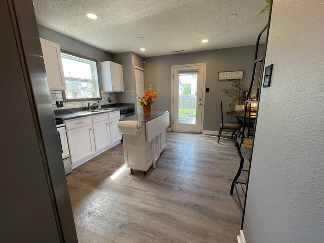 Building Photo - 8153 S Firefly Dr