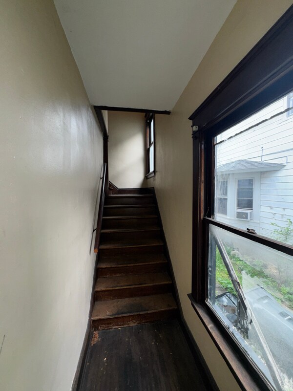 Building Photo - 818 Phillips Ave
