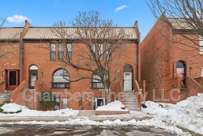 Foto del edificio - 538 Brummel Ct NW