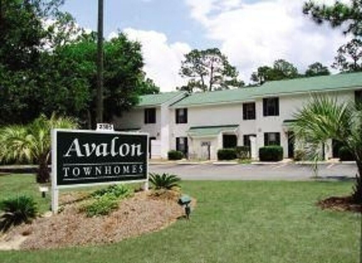 Primary Photo - 2 Bedroom/1.5Bath Townhome on Bemiss