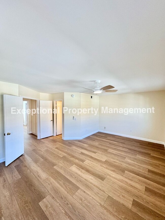 Foto del edificio - Ready to move in 2 bedroom 3 bath townhome