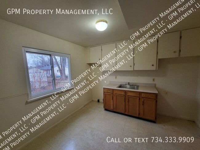 Building Photo - 32009 Ottawa St