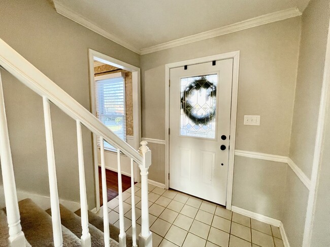 Foto del edificio - Ready 07-07-25!! Fantastic 4-Bedroom Home ...