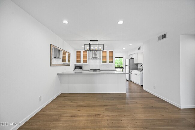 Building Photo - 5998 N 78th St