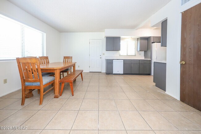 Foto del edificio - 9780 E 29th St