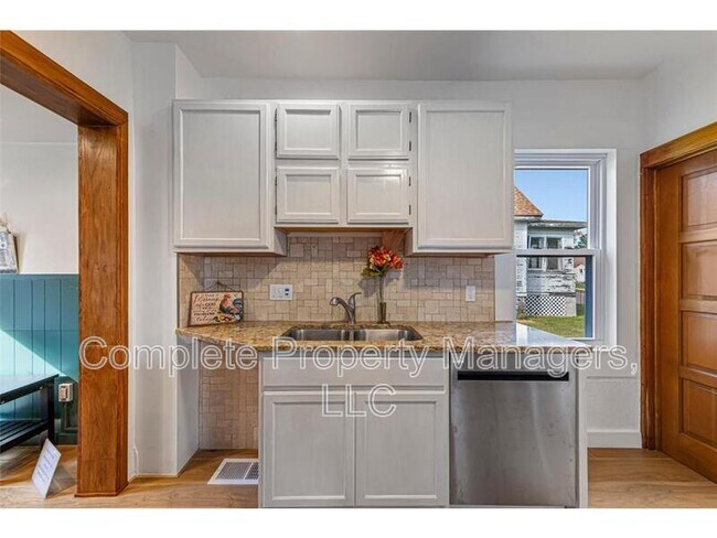 Foto del edificio - 405 Columbus Ave