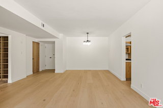 Building Photo - 8787 Shoreham Dr