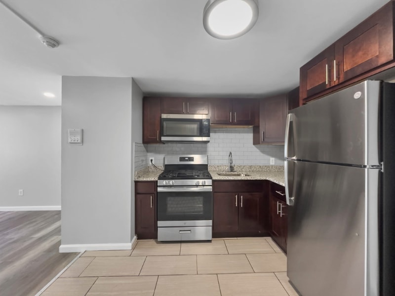 Primary Photo - 19 Grove St