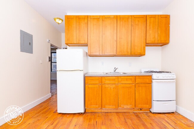 Building Photo - 1289 St Johns Pl