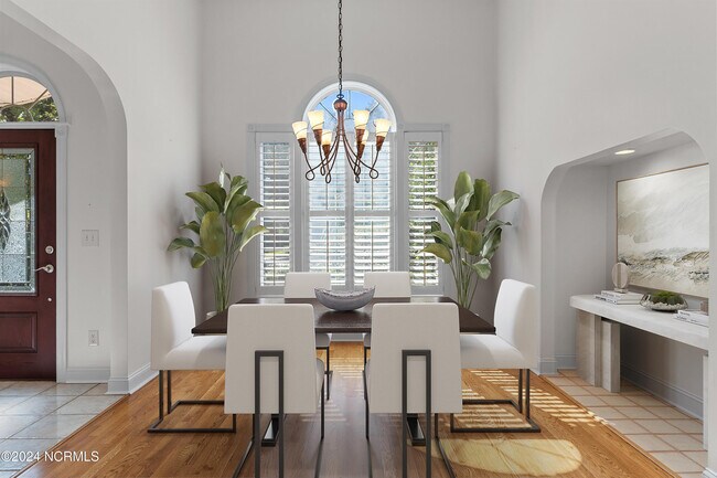 Foto del edificio - 8825 Sawmill Creek Ln