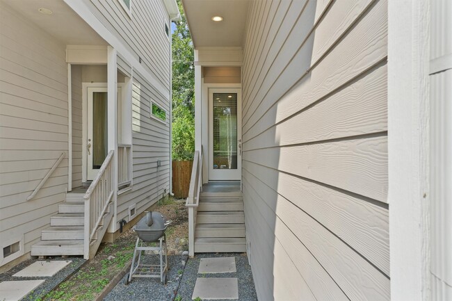 Building Photo - 5610 Patrick St
