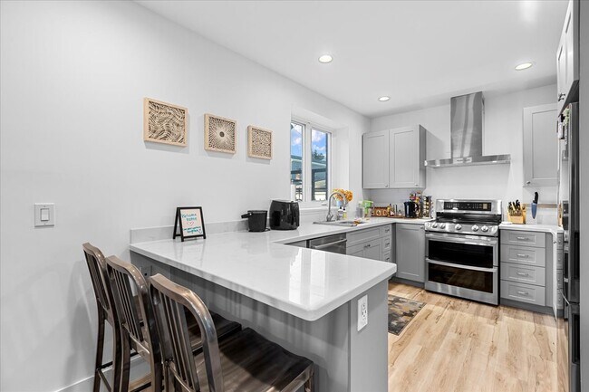 Building Photo - 3144 N Spaulding Ave