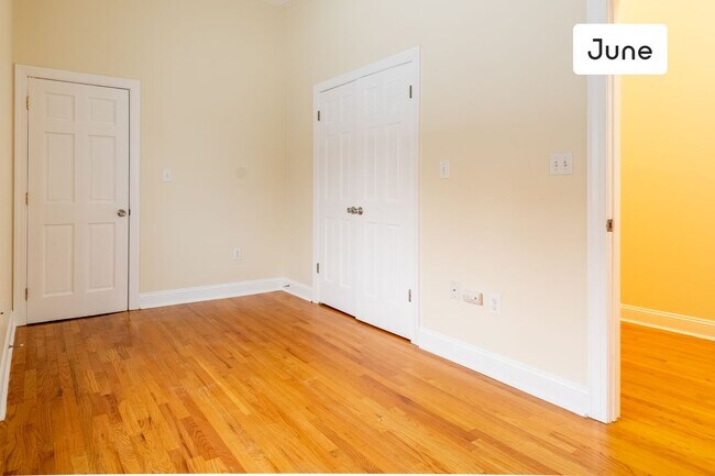 Building Photo - ROOM ONLY in 6-bed/6.5-bath Home