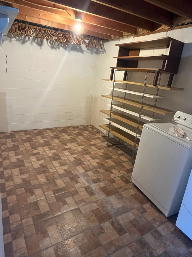 Storage in Walk in level - 3124 Banksville Ave