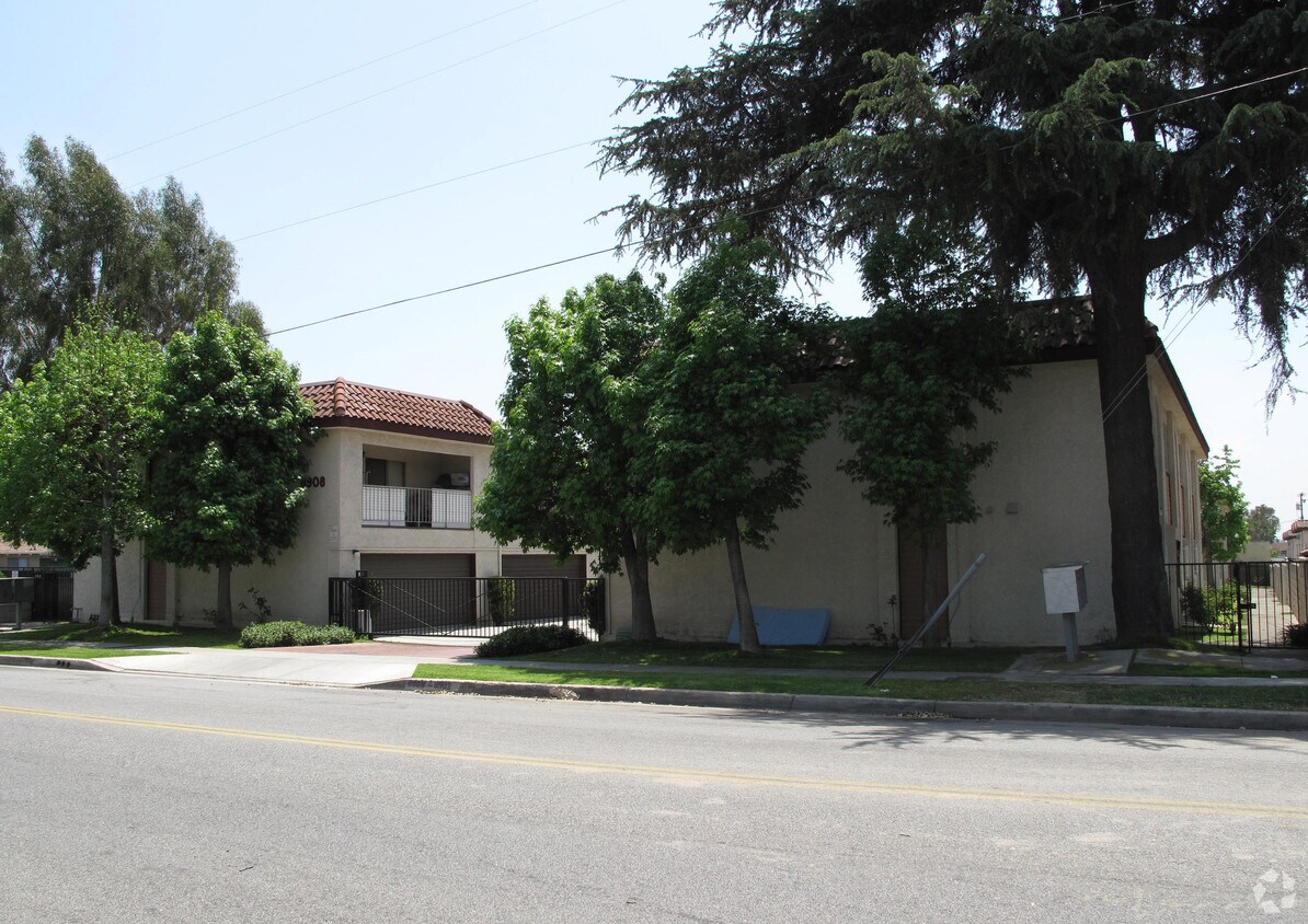 Building Photo - 8908 Marshall St