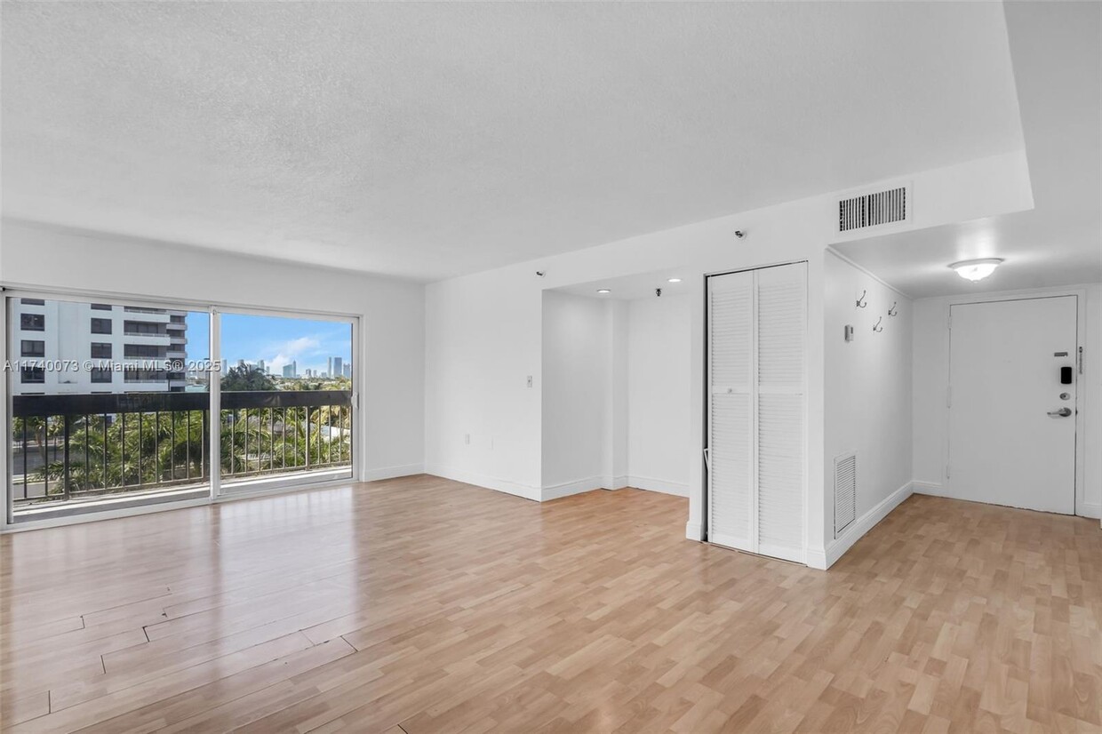 Primary Photo - 1345 West Ave