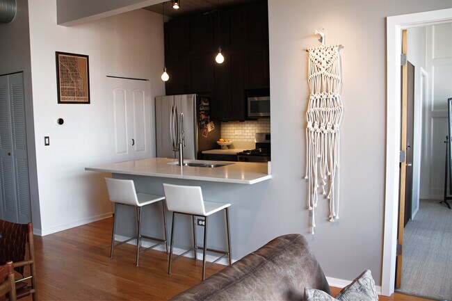 Cocina - 1849 W North Ave